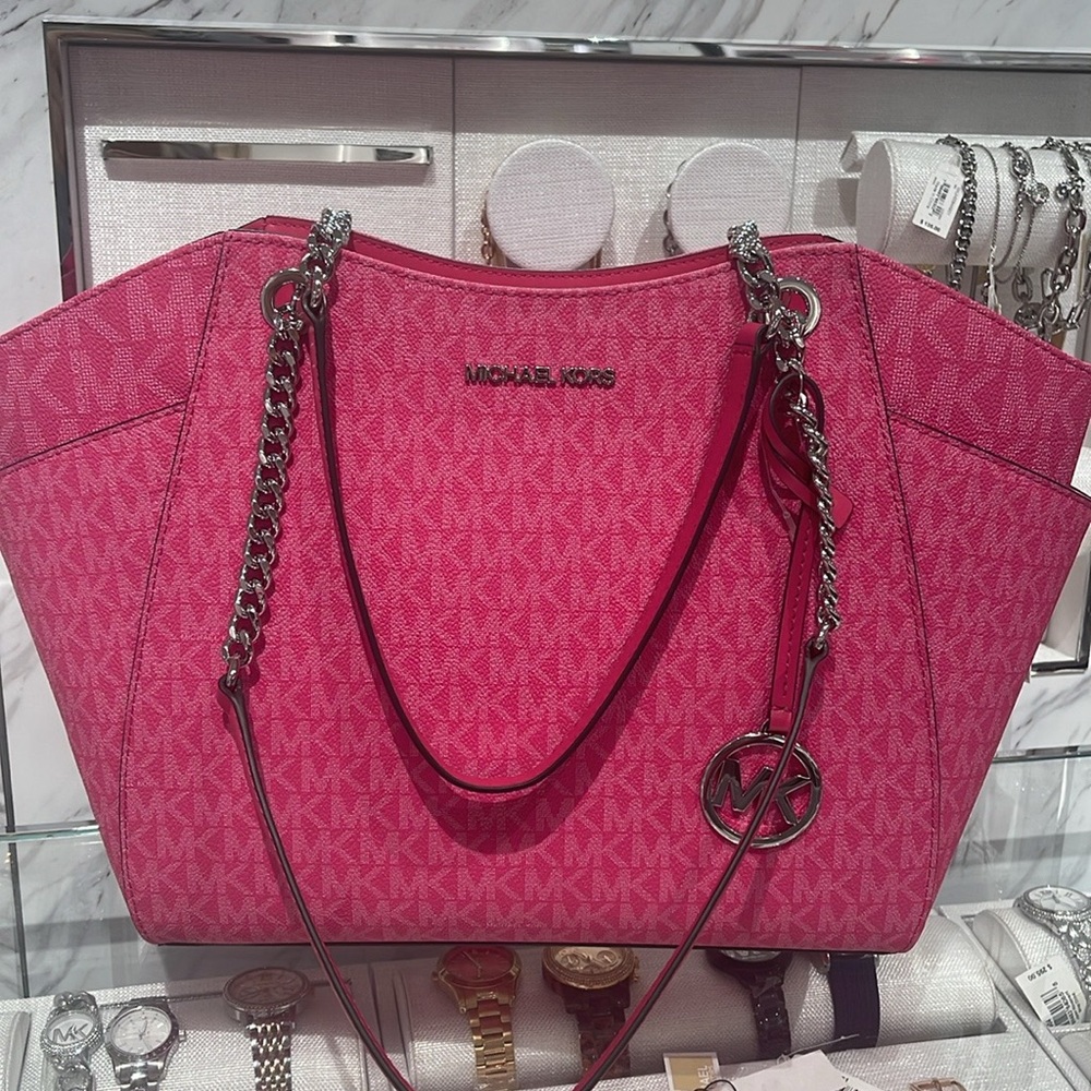 Michael Kors Pink Jet Set Travel Lg Signatr Logo Chain Shoulder Tote
Dragonfruit - Picture 11 of 16